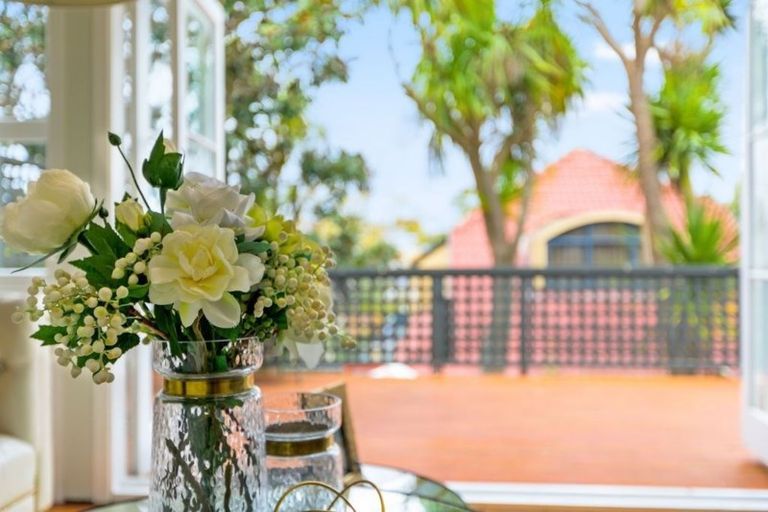 Photo of property in 1/154 Forrest Hill Road, Forrest Hill, Auckland, 0620