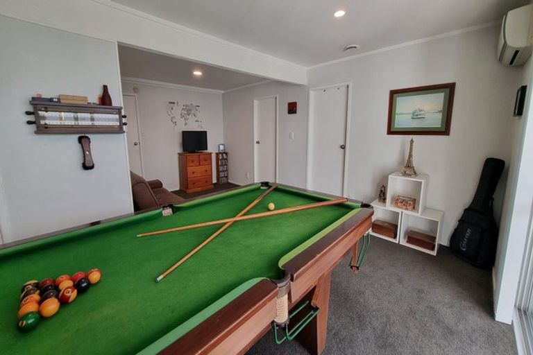 Photo of property in 24a Penning Road, Castor Bay, Auckland, 0620