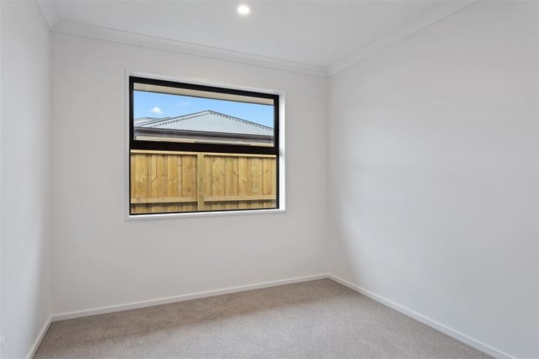 Photo of property in 76a Watkins Drive, Rangiora, 7400