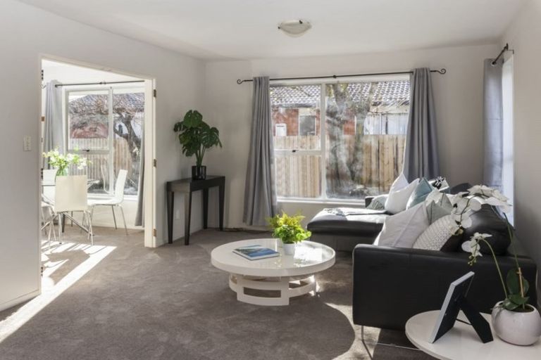 Photo of property in 23 Denniston Crescent, Redwood, Christchurch, 8051