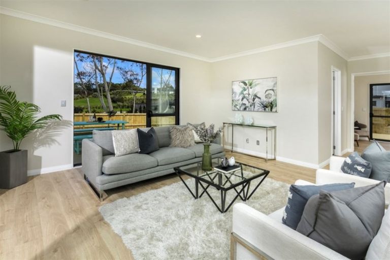 Photo of property in 48 Mettam Drive, Swanson, Auckland, 0614