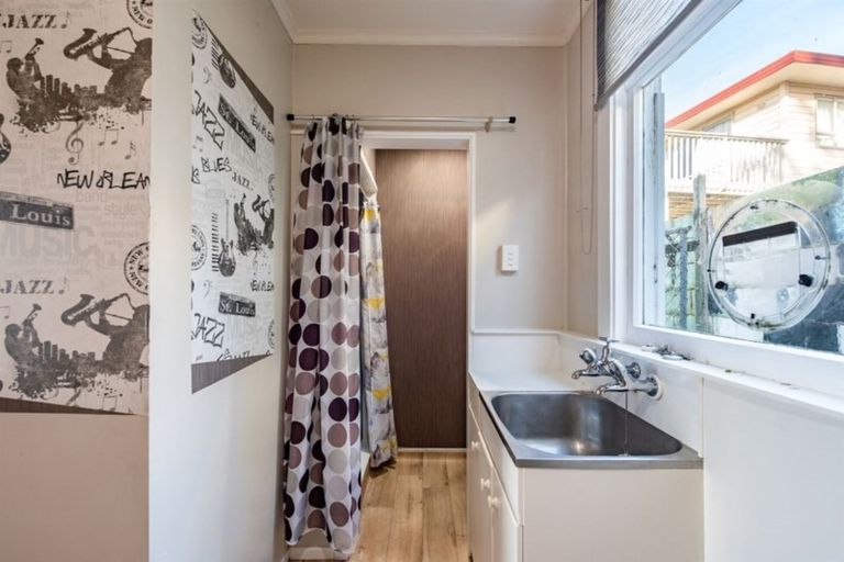 Photo of property in 9 Lerwick Terrace, Melrose, Wellington, 6023