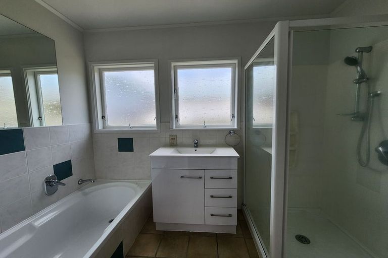 Photo of property in 8 Malvina Place, Bucklands Beach, Auckland, 2014