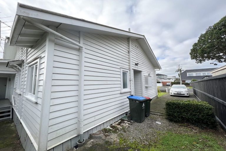 Photo of property in 30b Selwyn Road, Cockle Bay, Auckland, 2014