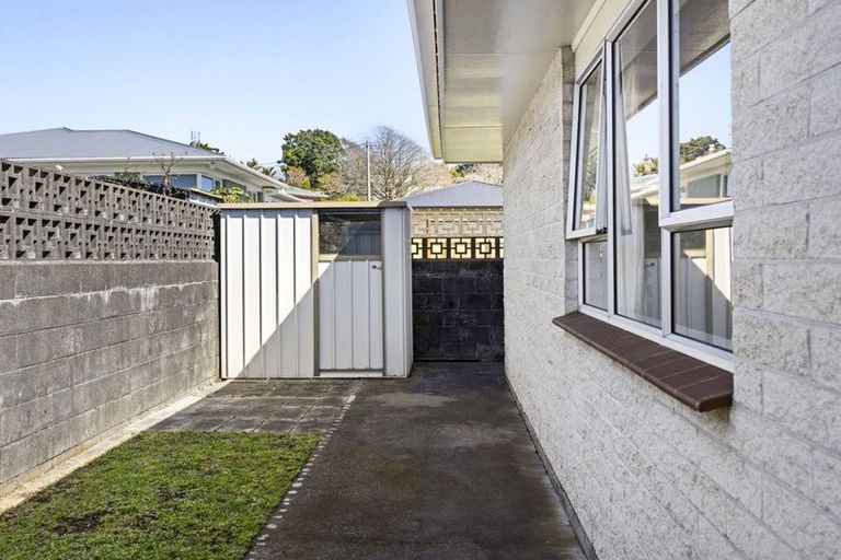 Photo of property in 5a Webster Street, Westown, New Plymouth, 4310