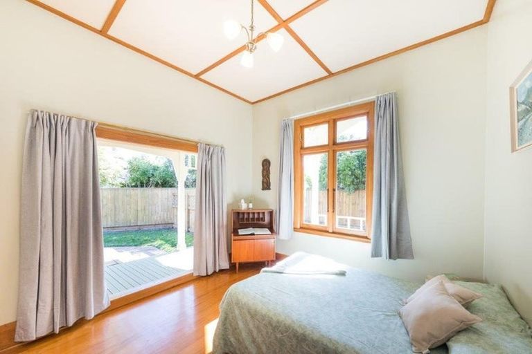 Photo of property in 92 Wood Street, Takaro, Palmerston North, 4410