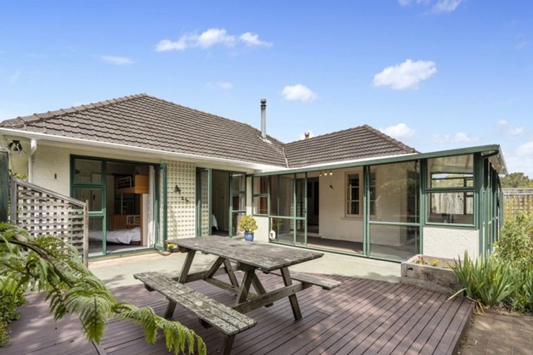 Photo of property in 98a Mangorei Road, Strandon, New Plymouth, 4312