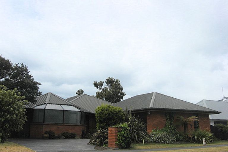 Photo of property in 4 Saint Pauls Place, Burwood, Christchurch, 8083