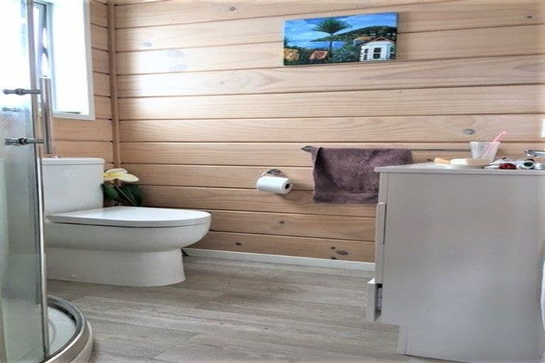 Photo of property in 56a Bay Street, Red Beach, 0932