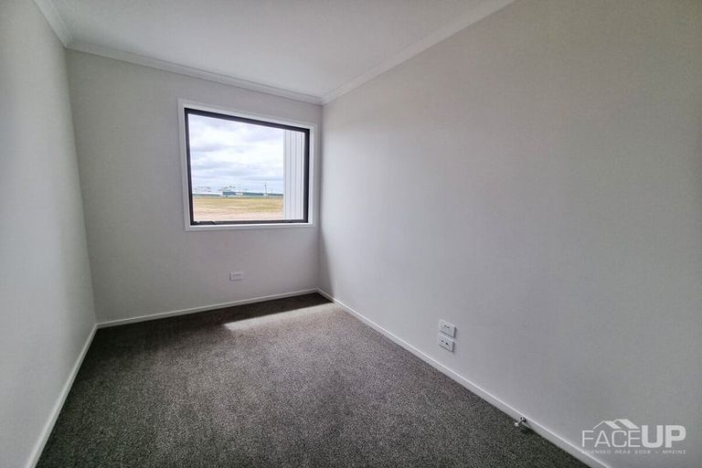 Photo of property in 40 Rahopuru Road, Westgate, 0614