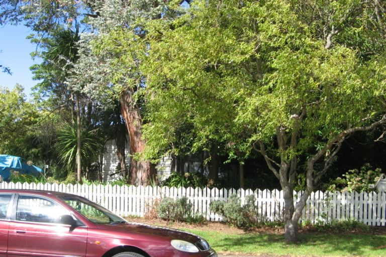 Photo of property in 66 Riverpark Crescent, Henderson, Auckland, 0610