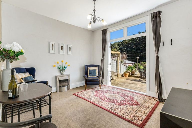 Photo of property in 19 Royal Street, Berhampore, Wellington, 6023