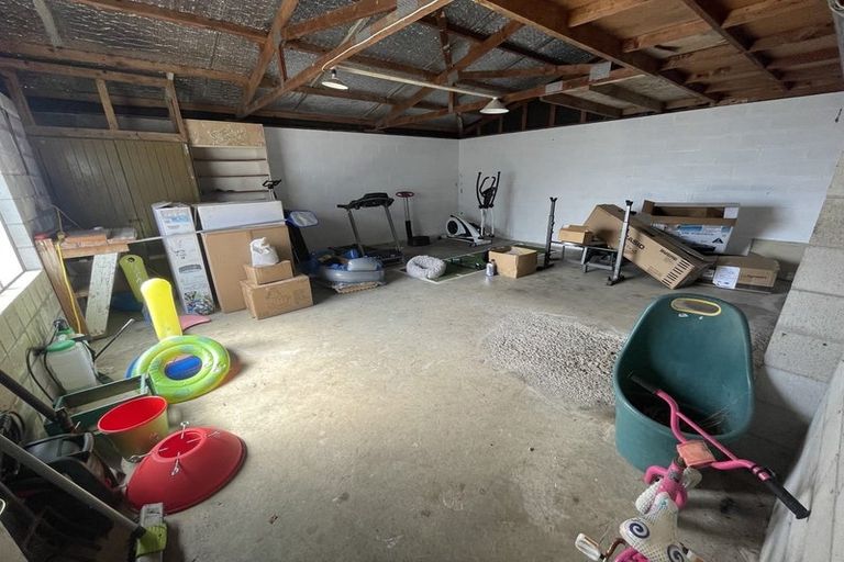 Photo of property in 8 Miro Place, Waiuku, 2123