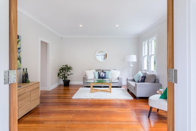 Photo of property in 33 Sunnyvale Road, Swanson, Auckland, 0614