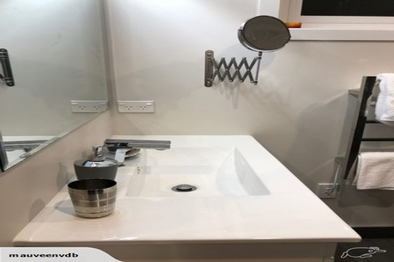 Photo of property in 56 Kia Ora Road, Beach Haven, Auckland, 0626