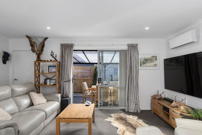 Photo of property in 11 Lance Way, Papamoa, 3118