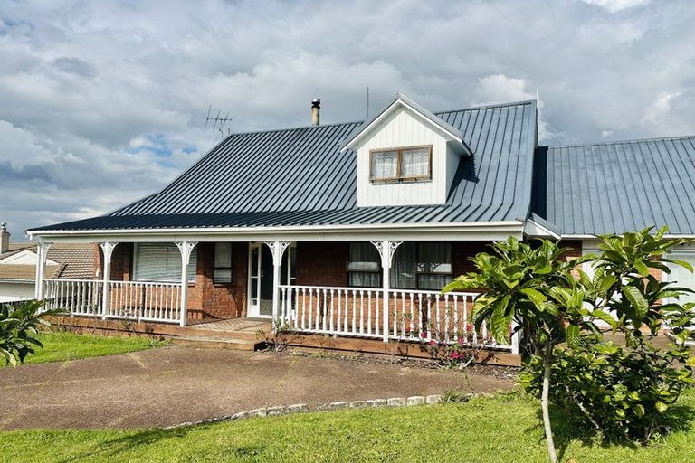 Photo of property in 13 Tatyana Place, Massey, Auckland, 0614