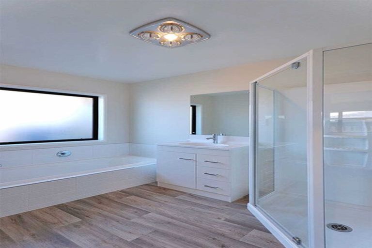 Photo of property in 32 Wallingford Crescent, Rolleston, 7615