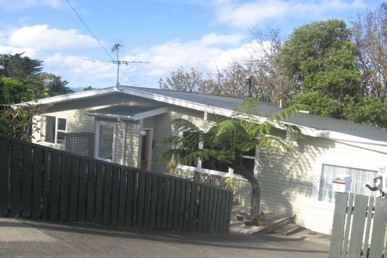 Photo of property in 6 Martin Grove, Normandale, Lower Hutt, 5010