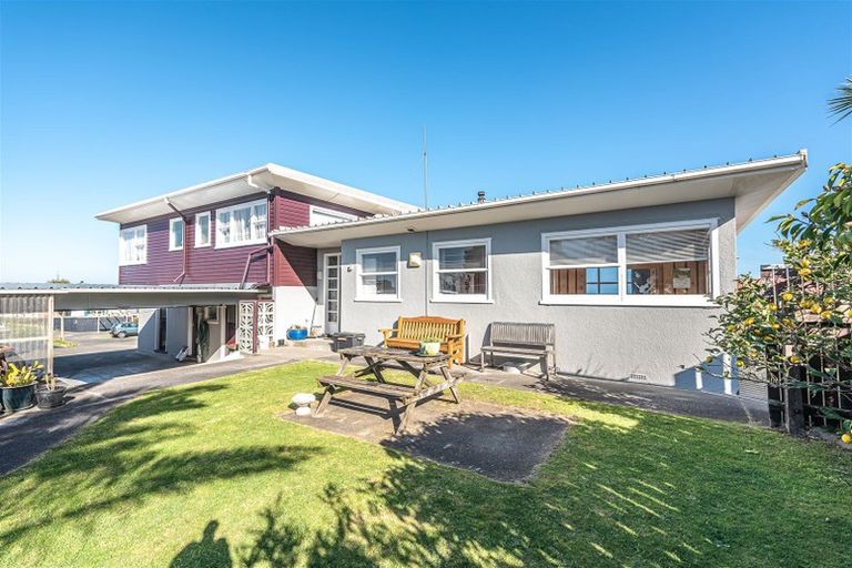 Photo of property in 8 Kapiti Terrace, Castlecliff, Whanganui, 4501