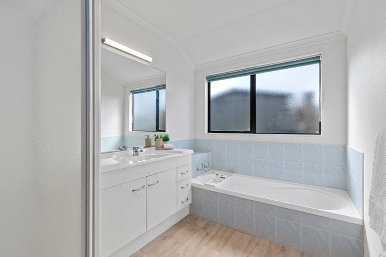 Photo of property in 283 Gravatt Road, Papamoa Beach, Papamoa, 3118
