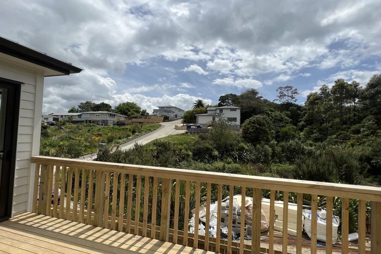 Photo of property in 8 Springhill Lane, Sunnyvale, Auckland, 0612