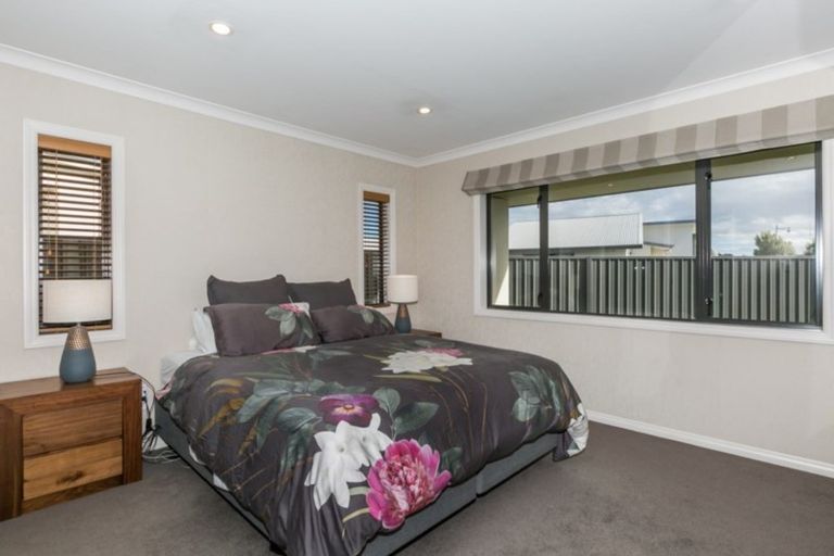 Photo of property in 8 Pania Place, Poraiti, Napier, 4112