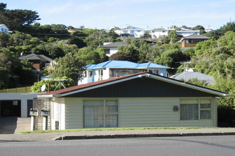 Photo of property in 132b Newlands Road, Newlands, Wellington, 6037