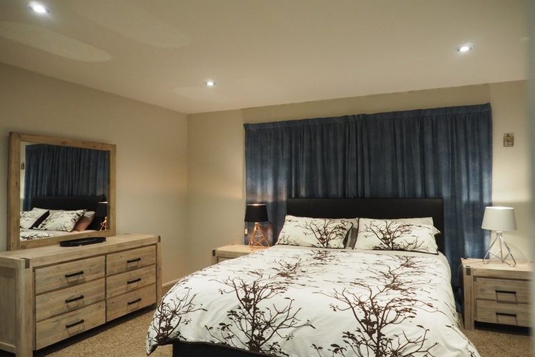 Photo of property in 8 Amner Place, Bluff Hill, Napier, 4110