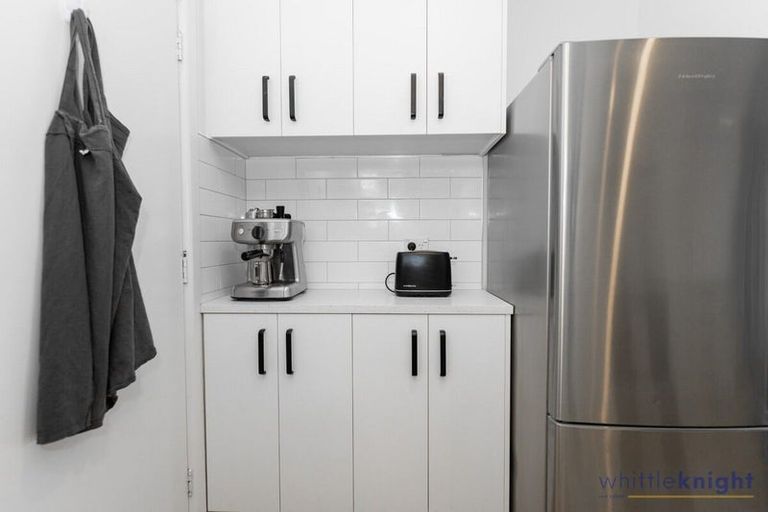 Photo of property in 6 Gladson Avenue, Sockburn, Christchurch, 8042