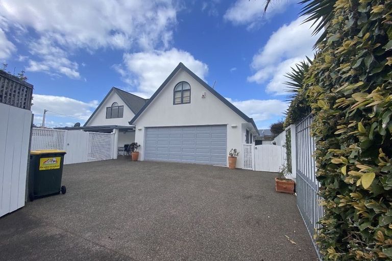 Photo of property in 2/90 Nile Road, Milford, Auckland, 0620