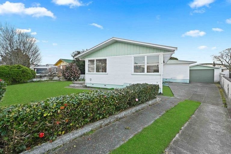 Photo of property in 12 Rosalind Street, Deanwell, Hamilton, 3206