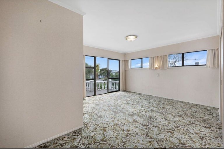 Photo of property in 44 Bradbury Road, Botany Downs, Auckland, 2010