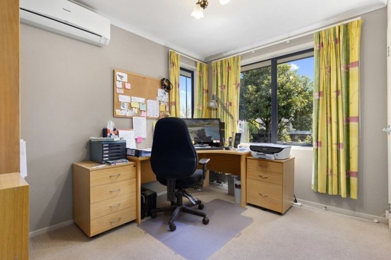 Photo of property in 1 Holly Place, Rototuna North, Hamilton, 3210