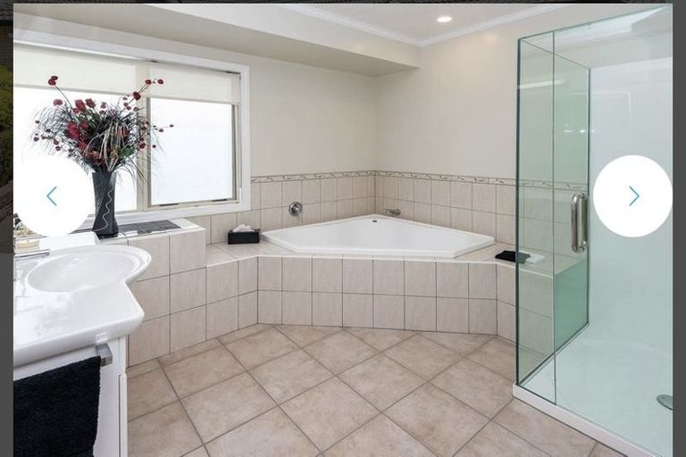 Photo of property in 7 Magilligan Close, East Tamaki Heights, Auckland, 2016