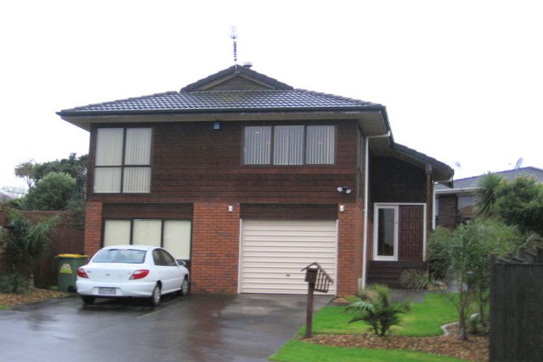 Photo of property in 3 Woodview Rise, Botany Downs, Auckland, 2010