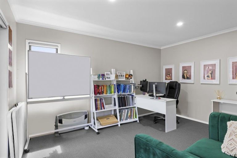 Photo of property in 115 Saint James Drive, Huntington, Hamilton, 3210