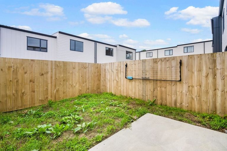 Photo of property in 43 Clay Works Lane, New Lynn, 0600
