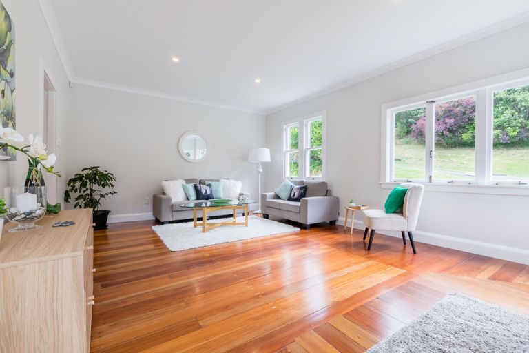 Photo of property in 33 Sunnyvale Road, Swanson, Auckland, 0614