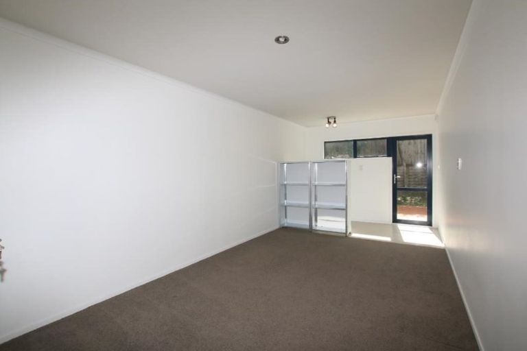 Photo of property in 17 Candlestick Place, Oteha, Auckland, 0632