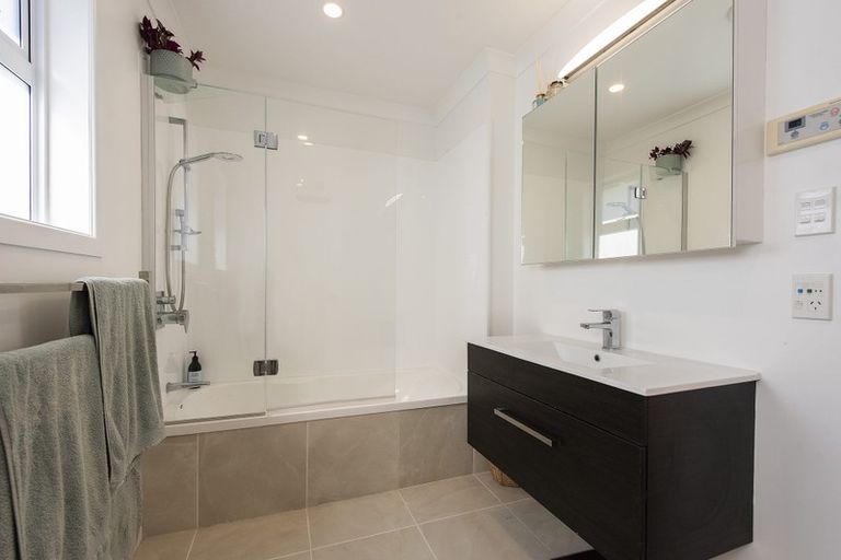 Photo of property in 15 Mascot Street, Tawa, Wellington, 5028