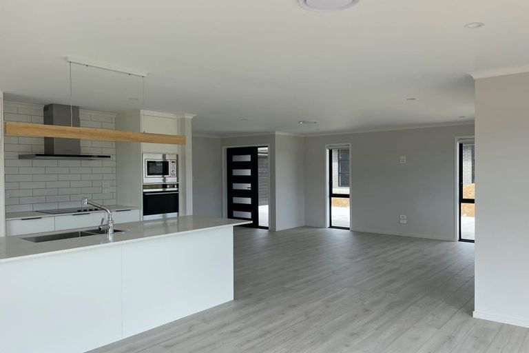 Photo of property in 1 Vogue Circle, Vogeltown, New Plymouth, 4310