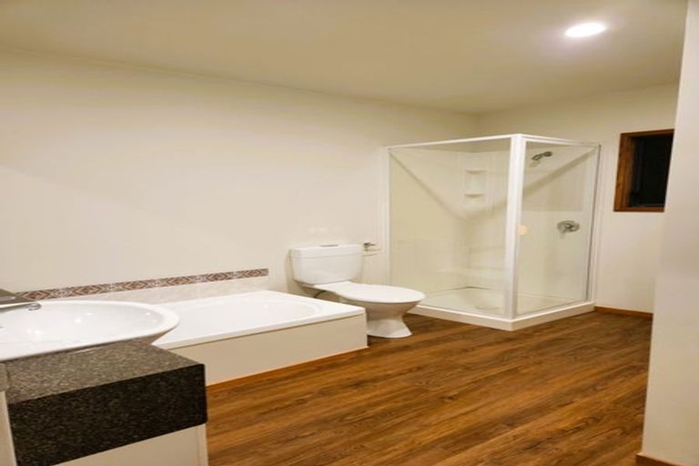 Photo of property in 14 Marina View, Paremata, Porirua, 5026