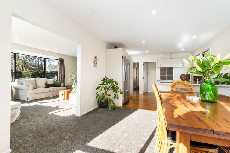 Photo of property in 8 Oldham Crescent, Halswell, Christchurch, 8025