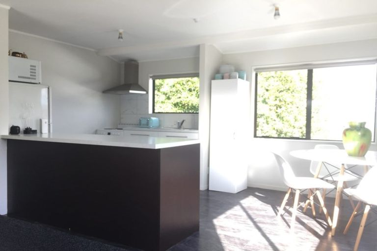 Photo of property in 2/45 Taioma Crescent, Te Atatu Peninsula, Auckland, 0610