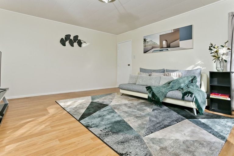 Photo of property in 2/1 Cantina Avenue, Bayview, Auckland, 0629