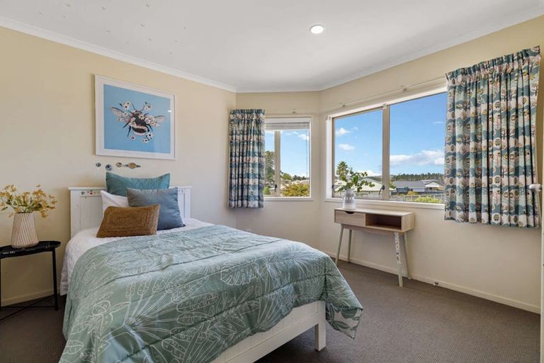 Photo of property in 34 Aitkenhead Court, Parakai, 0830