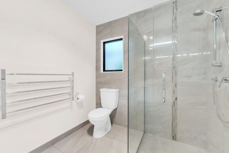 Photo of property in 12 The Topdeck, Whitby, Porirua, 5024