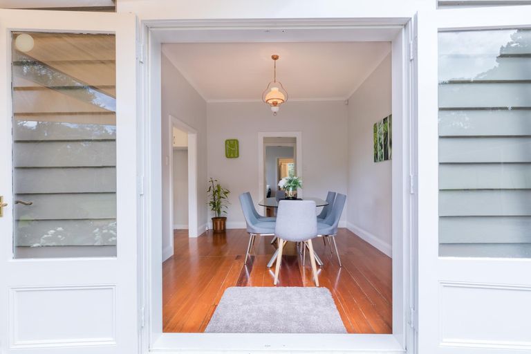 Photo of property in 33 Sunnyvale Road, Swanson, Auckland, 0614