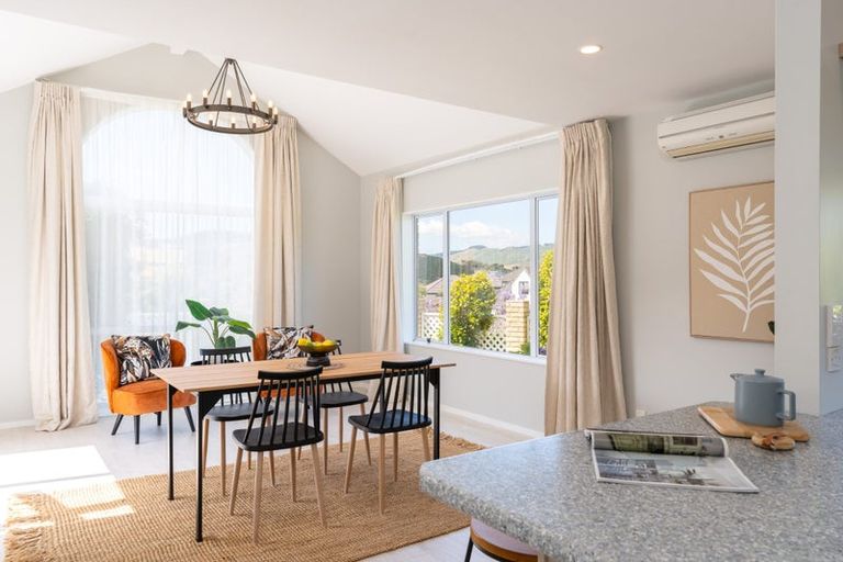 Photo of property in 138 Westchester Drive, Churton Park, Wellington, 6037